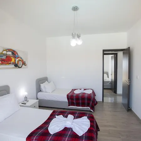 Holiday home Geraeumiges Fuer 12 Personen In Paralini Paralimni